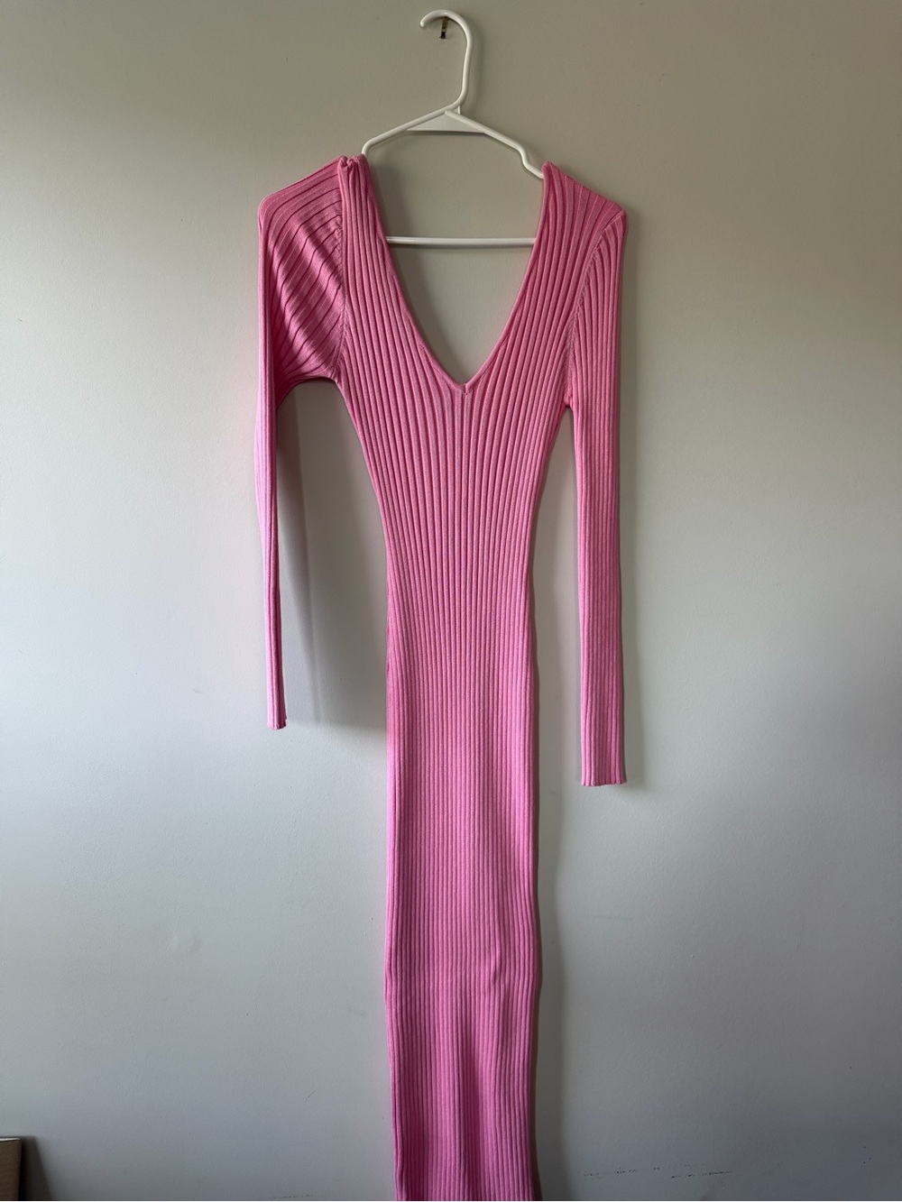 Fashion Nova Pink Ribbed V-Neck Long Sleeve Bodycon Dress